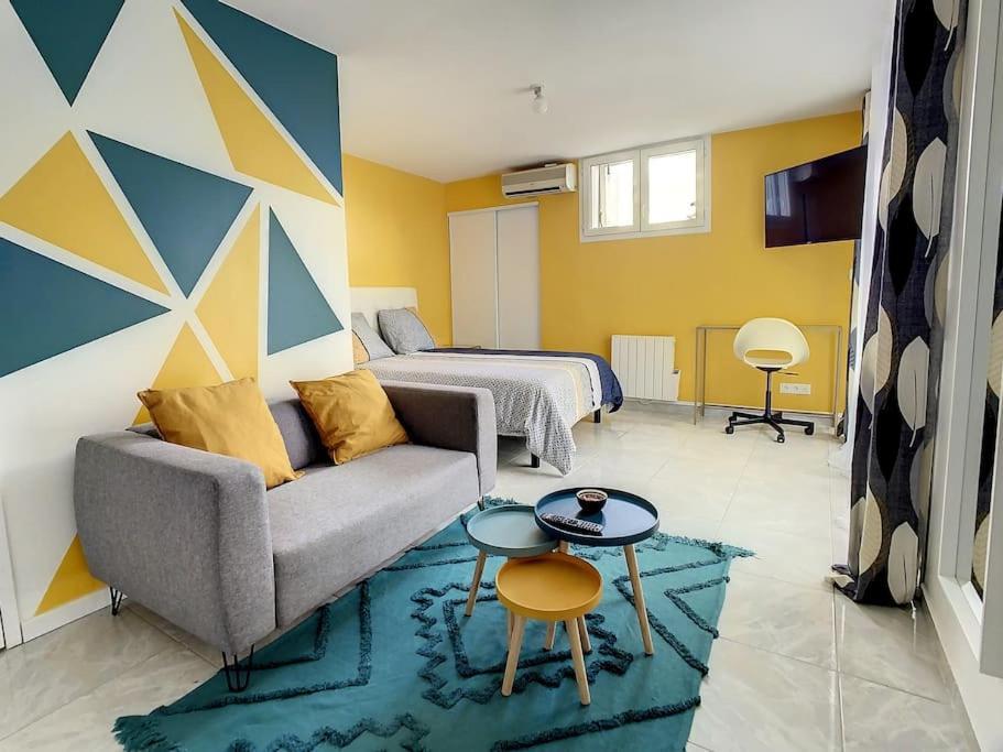 Superbe Studio Hyper Centre Tout Equipe Wifi Netflix 2Pers อาเมียงส์ ภายนอก รูปภาพ